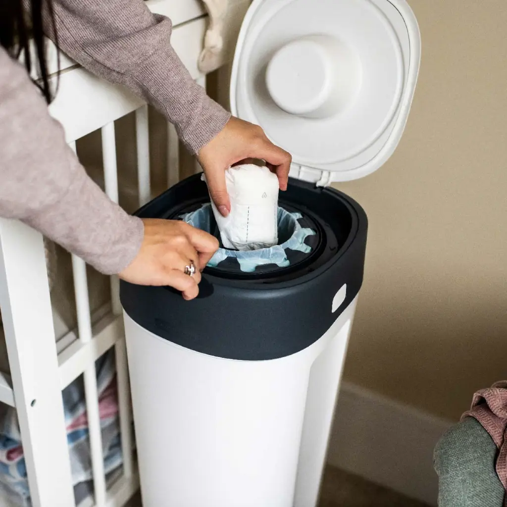 CONTENEDOR PAÑALES SANGENIC ADULTOS 2.webp